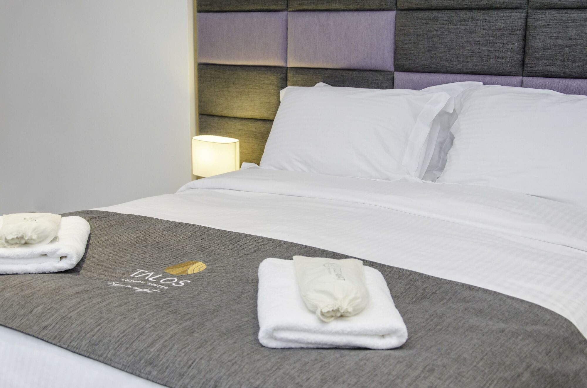Talos Luxury Suites Kounoupidhiana Ngoại thất bức ảnh
